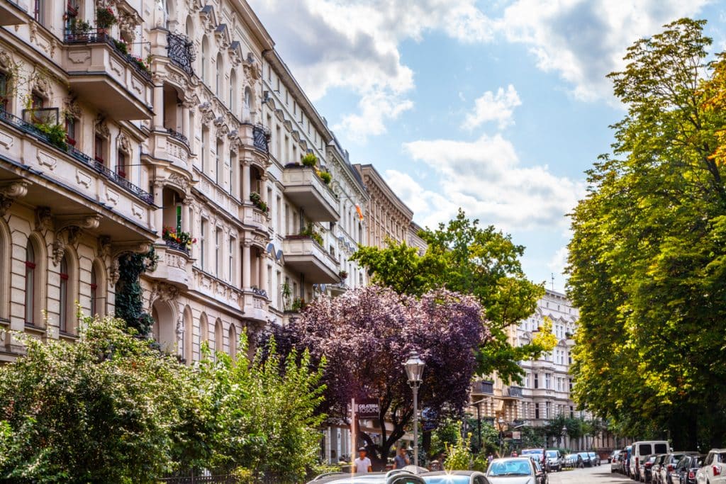Altbaufassaden am Paul-Linke Ufer im Berliner Bezirk Friedrichshain-Kreuzberg