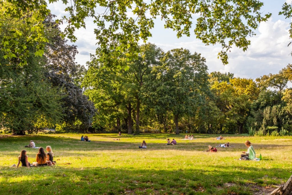 Wiese am Viktoriapark im Berliner Stadtteil Kreuzberg