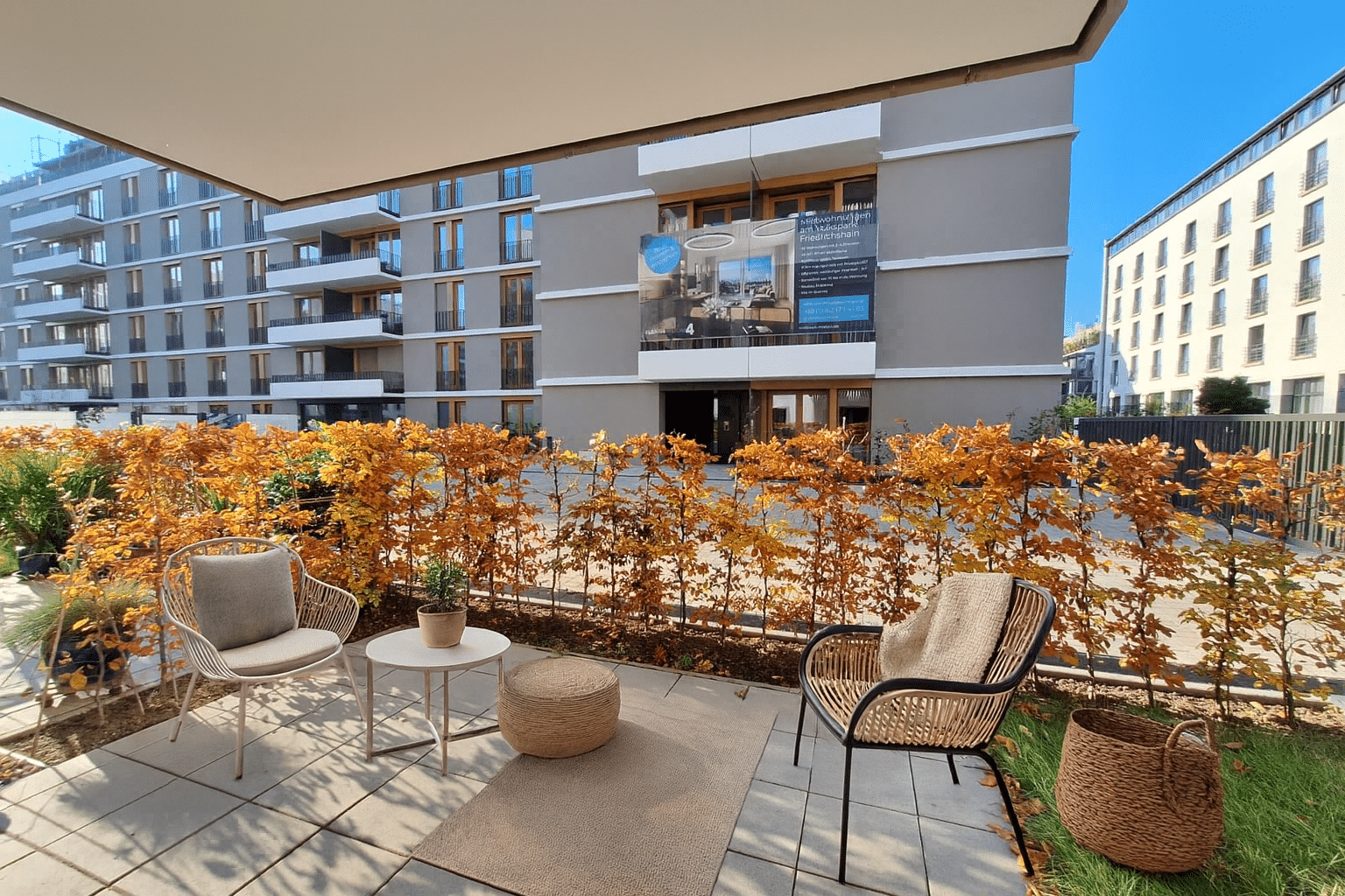 Balkon eines Energieeffizienten Neubaus in Berlin