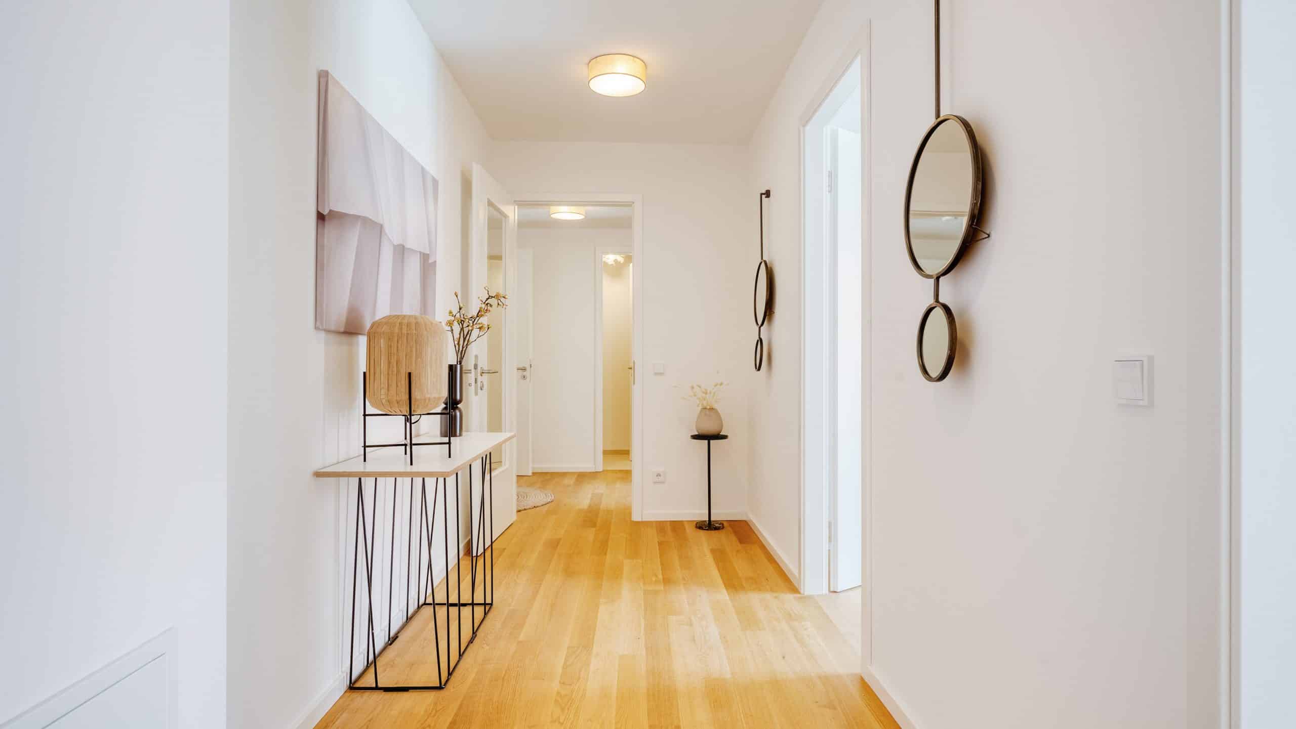 Hallway view of an apartment in Hofgartenhaus in Berlin