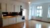 Authentic bright 3-bedroom Altbau apartment for sale with a balcony - Titelbild