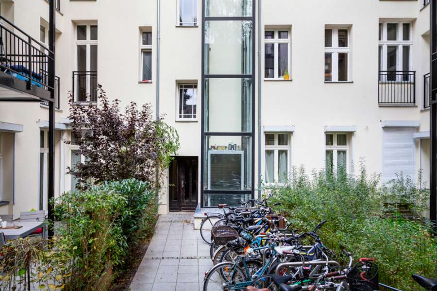 Verkauft! Sonnige 2-Zimmer-Wohnung in Prenzlauer Berg nahe Schönhauser Allee - Bild