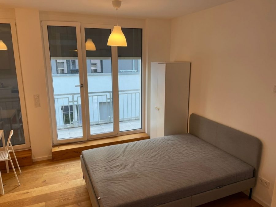 Квартира в Берлин-Лихтенберг: современная студия с балконом - Bild