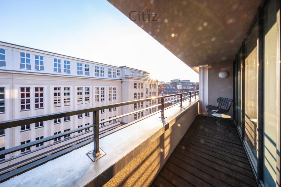 Libre de suite : appartement de 3 pièces avec grand loggia à proximité d'Alexanderplatz - Bild