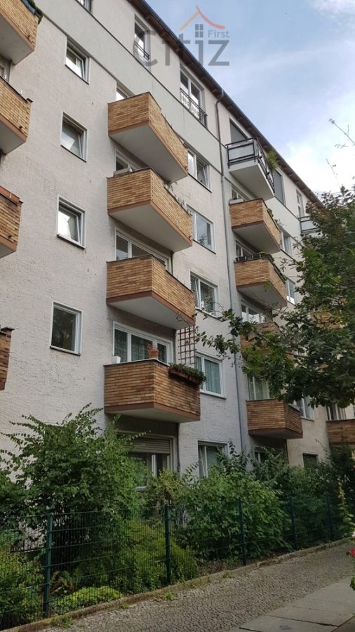 Renovierungsbedürftige & bezugsfreie 2-Zi-Wohnung mit Balkon nahe Akazienkiez - Bild