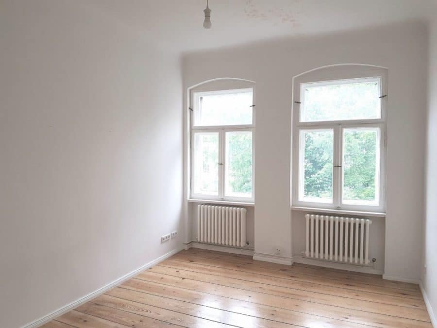 2 Zimmer Altbauwohnung in Berlin Neukölln - Wohnzimmer