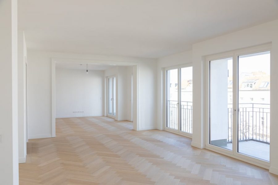 Prestigeträchtige 4-Zimmer Wohnung mit 3 Balkonen fußläufig vom Kurfürstendamm & Savignyplatz - Titelbild