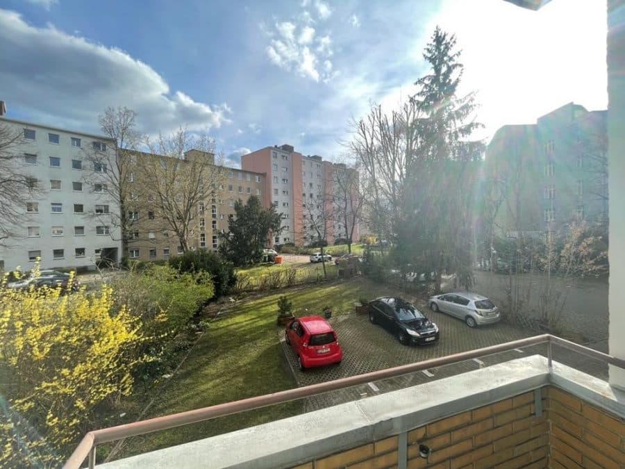 Recenly Sold ! Transformable into 2-room apartment with balcony next to Viktoria-Luise-Platz - Bild