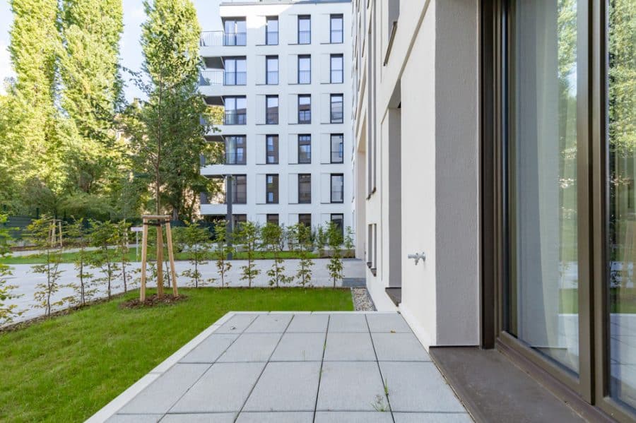 Ready to move-in: Upscale 2 bedroom apartment with Garden in Schöneberg - Cover photo