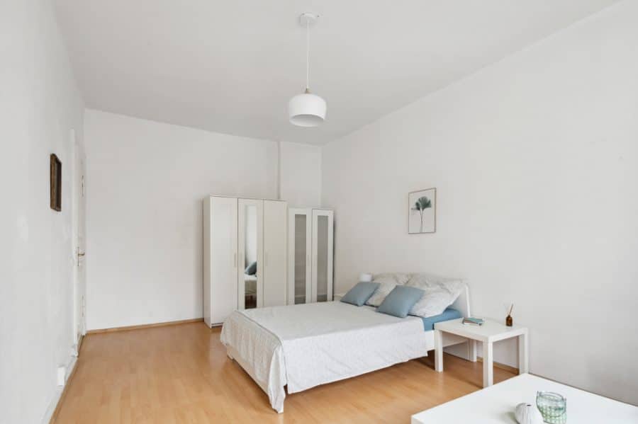 Neulich verkauft: Bezugsfreie 1-Zimmer-Altbauwohnung nahe Boxhagener Platz - Bild