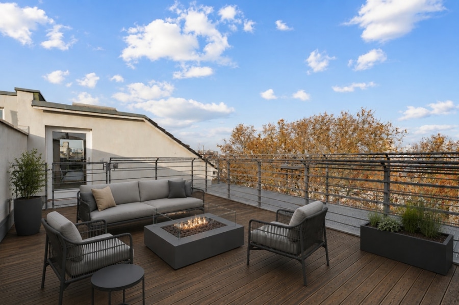 Exclusive 3-Room Penthouse with Rooftop Terrace and Parking near Boxhagener Platz - Bild
