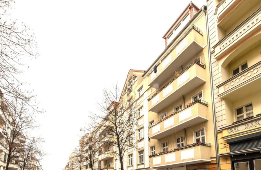 Kürzlich verkauft: Bezugsfreie 1-Zi.-Altbauwohnung mit Balkon in Samariterviertel - Bild