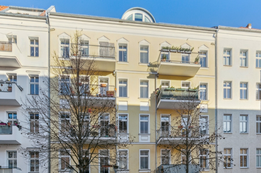 Ready to move: 3-room Penthouse with terrasse & lift next to Spree and Treptower Park - Bild