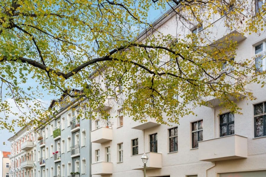 Libre et remis à neuf ! Appartement familial de 4 pièces avec 3 balcons à côté de Körnerpark - Neukölln - Bild