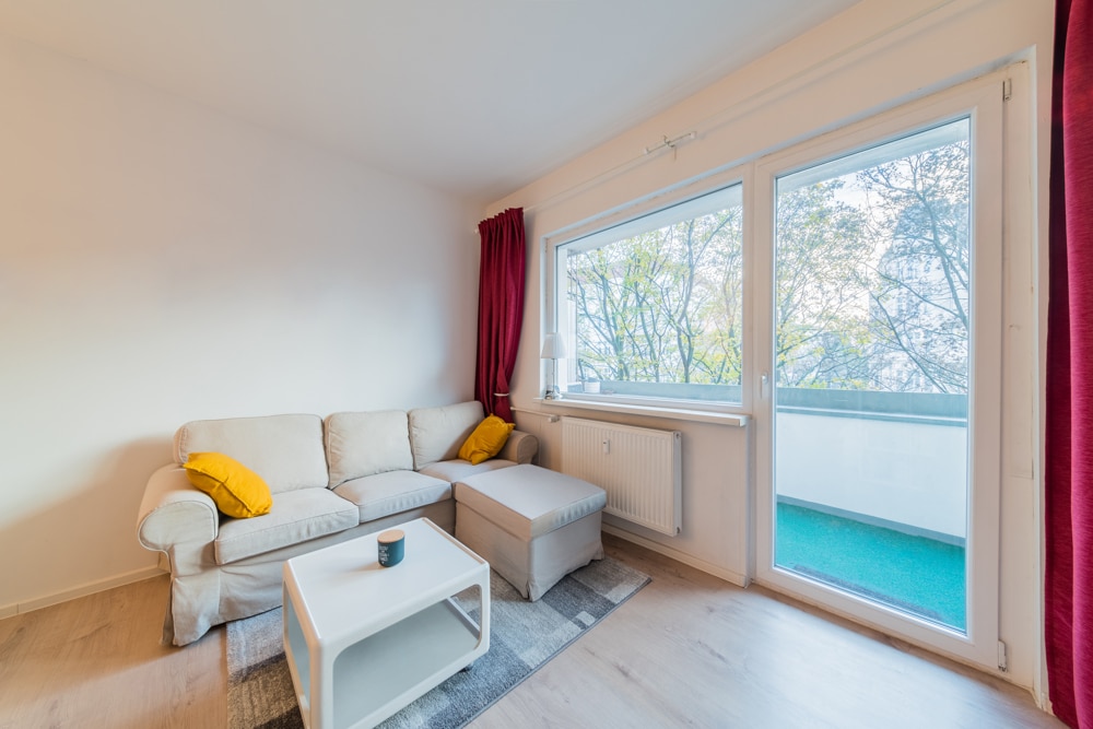 Qlistings - Ready-to-move apartment with spacious balcony next to Viktoria-Luise-Platz Property Image