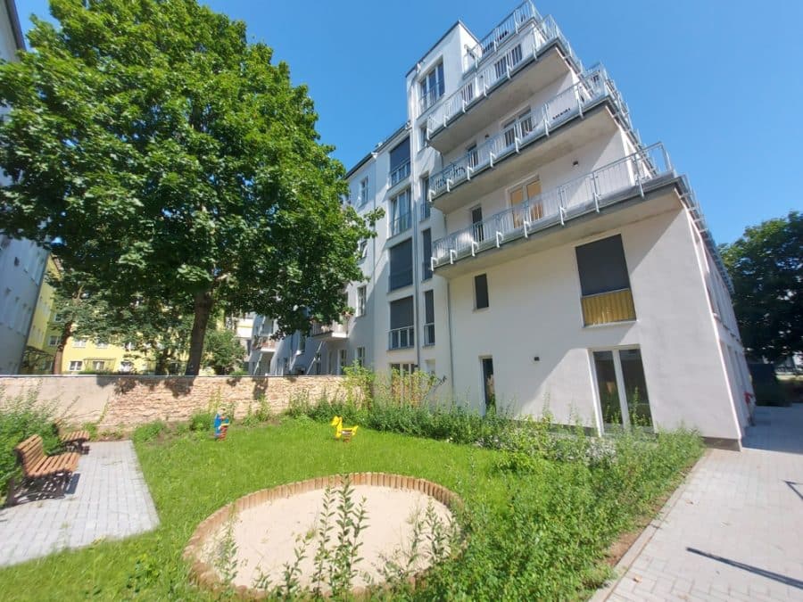 Ready to move: Brand-new apartment with balcony in Weitlingkiez - Bild