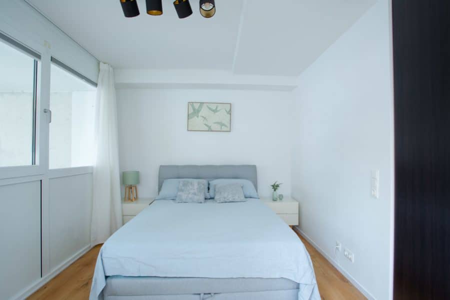 Ready to move-in Prenzlauer Berg: Fully renovated & furnished 2-room apartment for sale - Bild