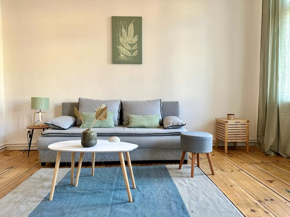 Qlistings - Vacant 2-room apartment with balcony next to Kornerpark Property Image