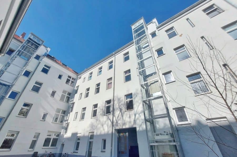 Vacant 2-room apartment with balcony next to Körnerpark - Bild