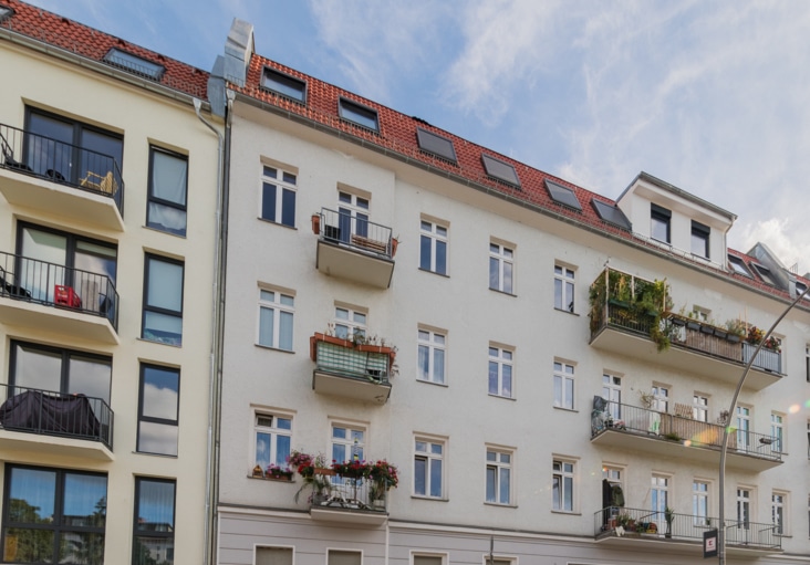 Vacant 2-room apartment with balcony next to Körnerpark - Bild