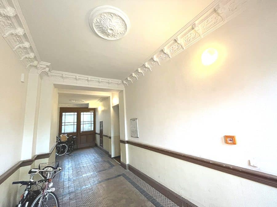 Sold! Charming vacant 2-room apartment in the Wrangelkiez - Bild