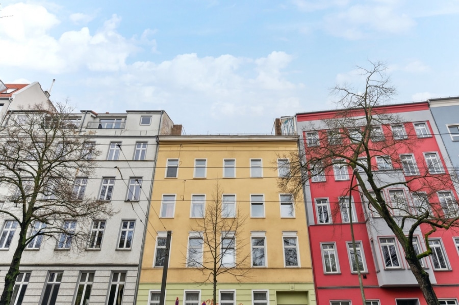 Ready to move! Beautiful & modernised 2-room apartment in front of Volkspark-Friedrichshain - Bild