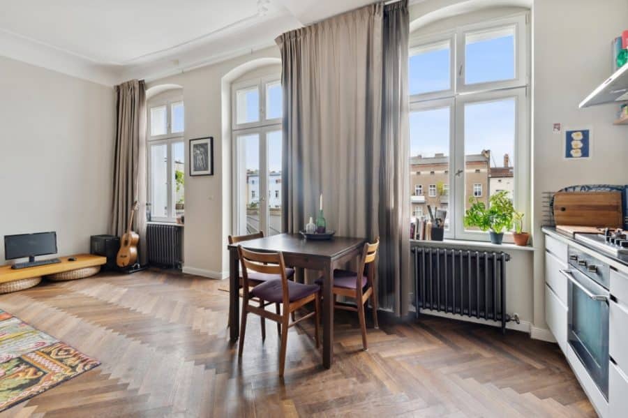 Ready to move-in: Bright 2-rooms apartment with balcony in Prenzlauer Berg's top location - Cover photo