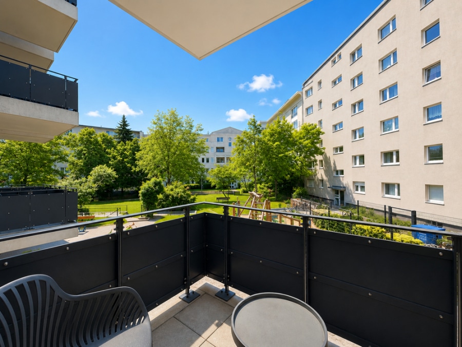 Ready to move: Furnished Studio Apartment with Balcony next to Park Humboldthain - Bild